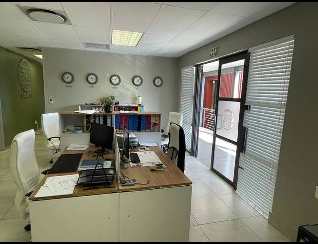 BUSINESS PROPERTY TO RENT IN MIDSTREAM ESTATE